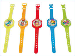 JOUETS MONTRES EN PLASTIQUE 84 PCS